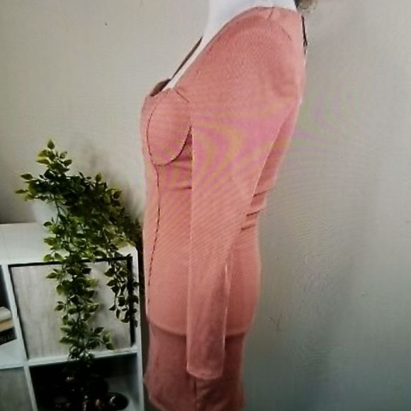 NWOT ASTR BODY CON RIBBED HOOK AND EYE FRONT BLUSH PINK LIGHTLY PADDED D… - Picture 5 of 12